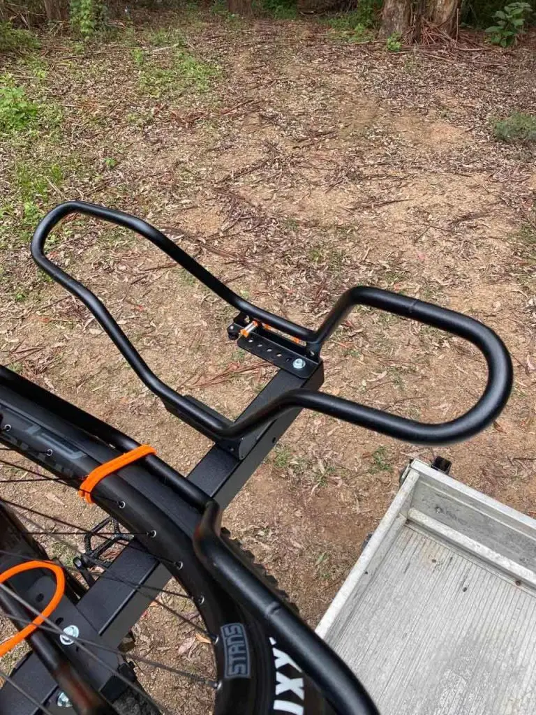 Shingleback Lite rack cradle on back of ute with tray