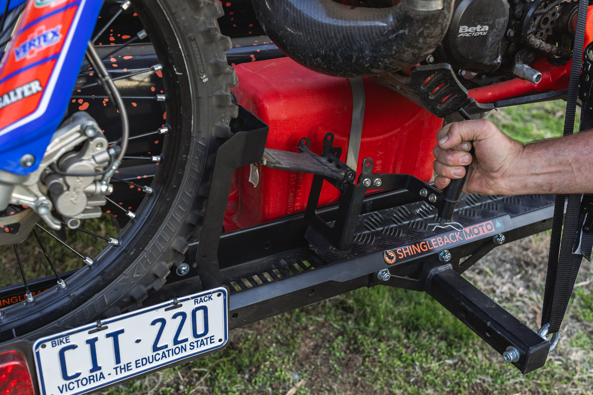 Shingleback Moto Rack Lock Chock In Action