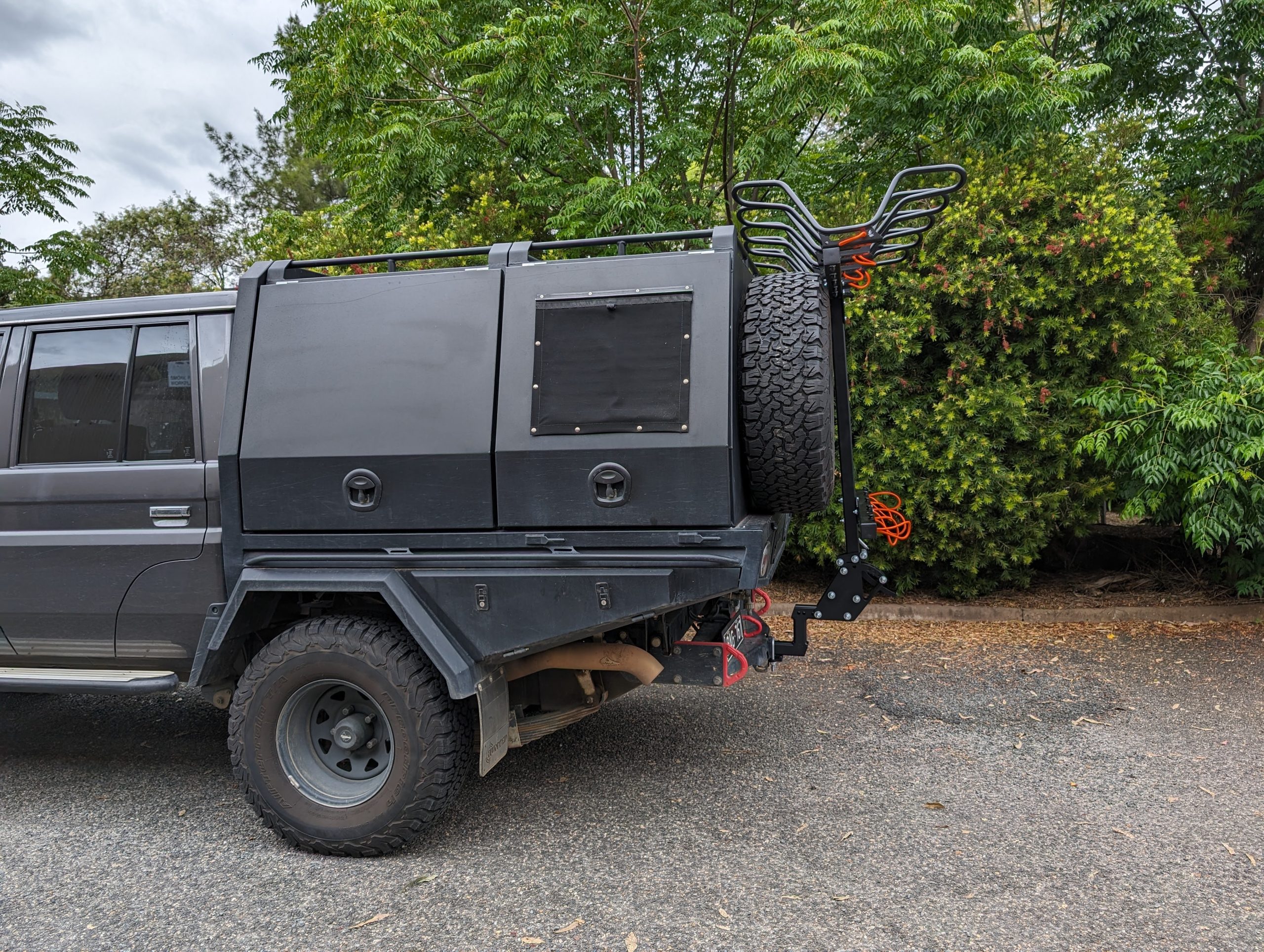 Toyota LandCruiser 79 Series Dual Cab with Shingleback Vertical Bike Rack